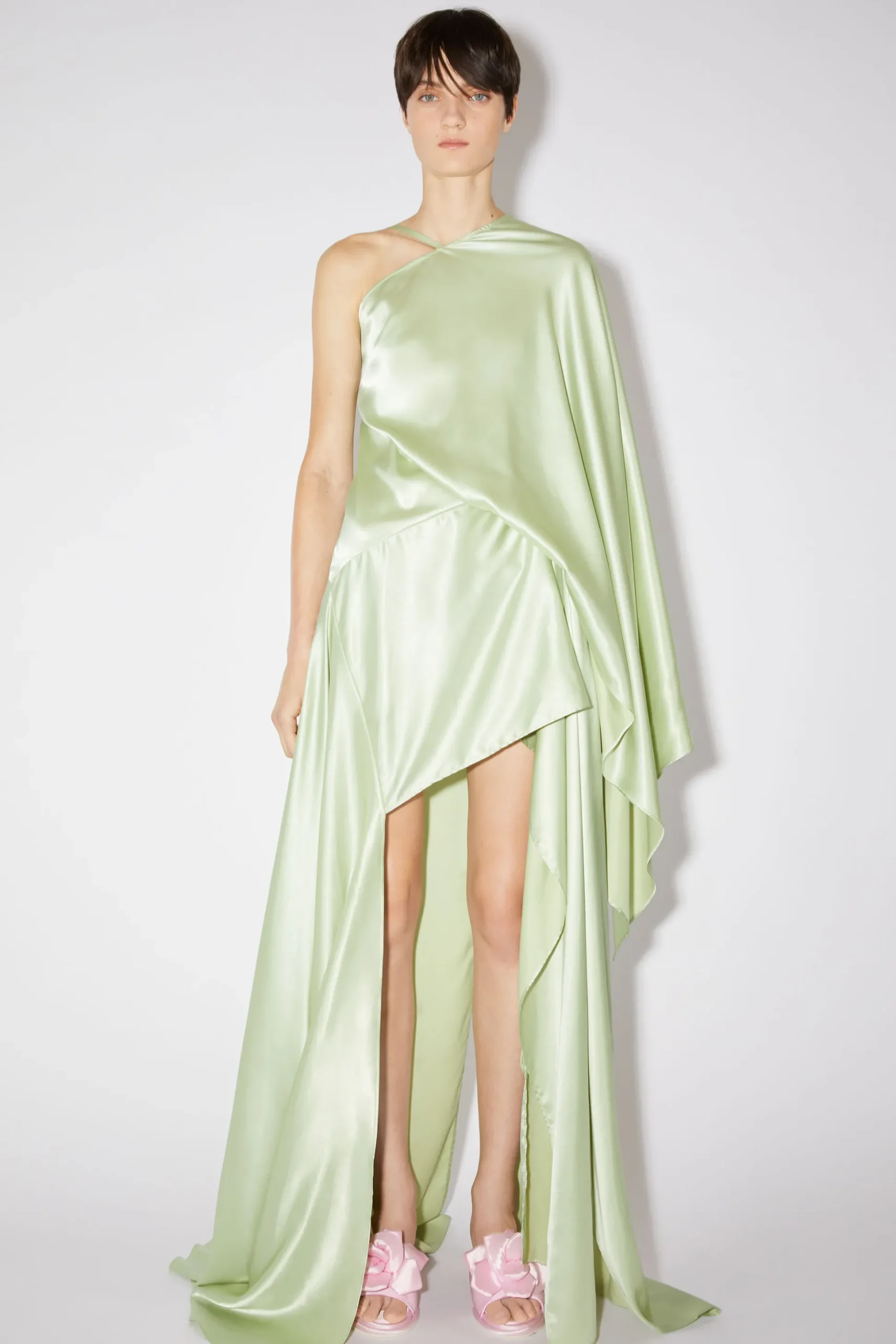 Asymmetrisches Kleid Aus Satin