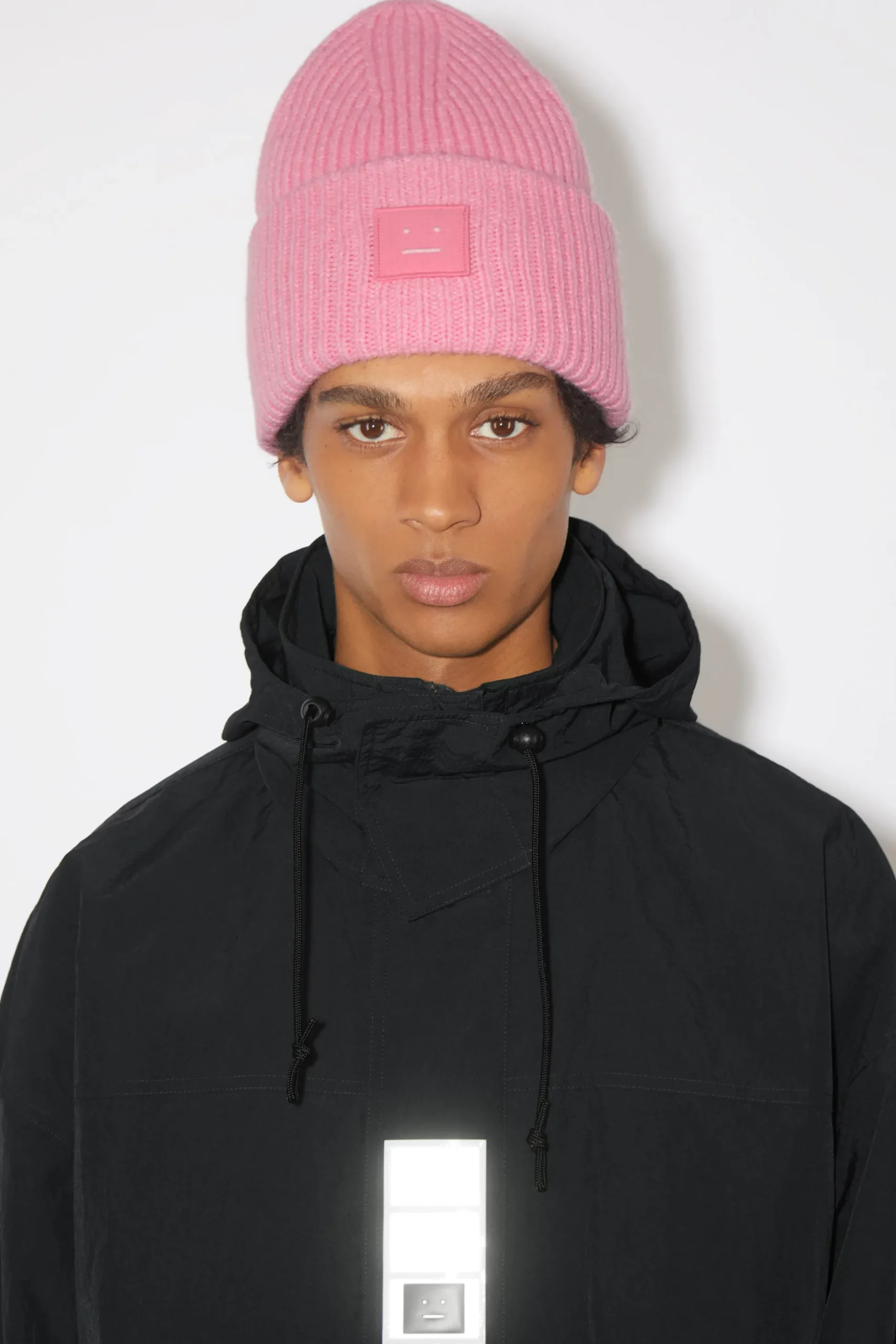 Beanie Mit Grosem Face-Logo