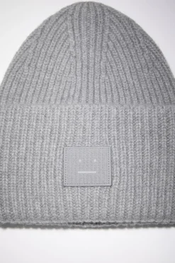 Beanie Mit Grosem Face-Logo