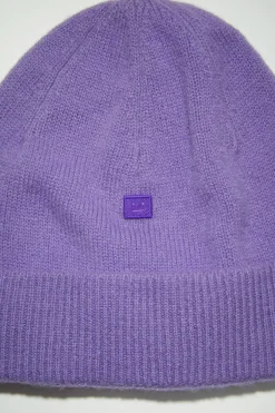 Beanie Mit Micro-Face-Aufnaher