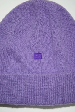 Beanie Mit Micro-Face-Aufnaher