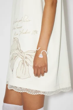 Besticktes Kleid