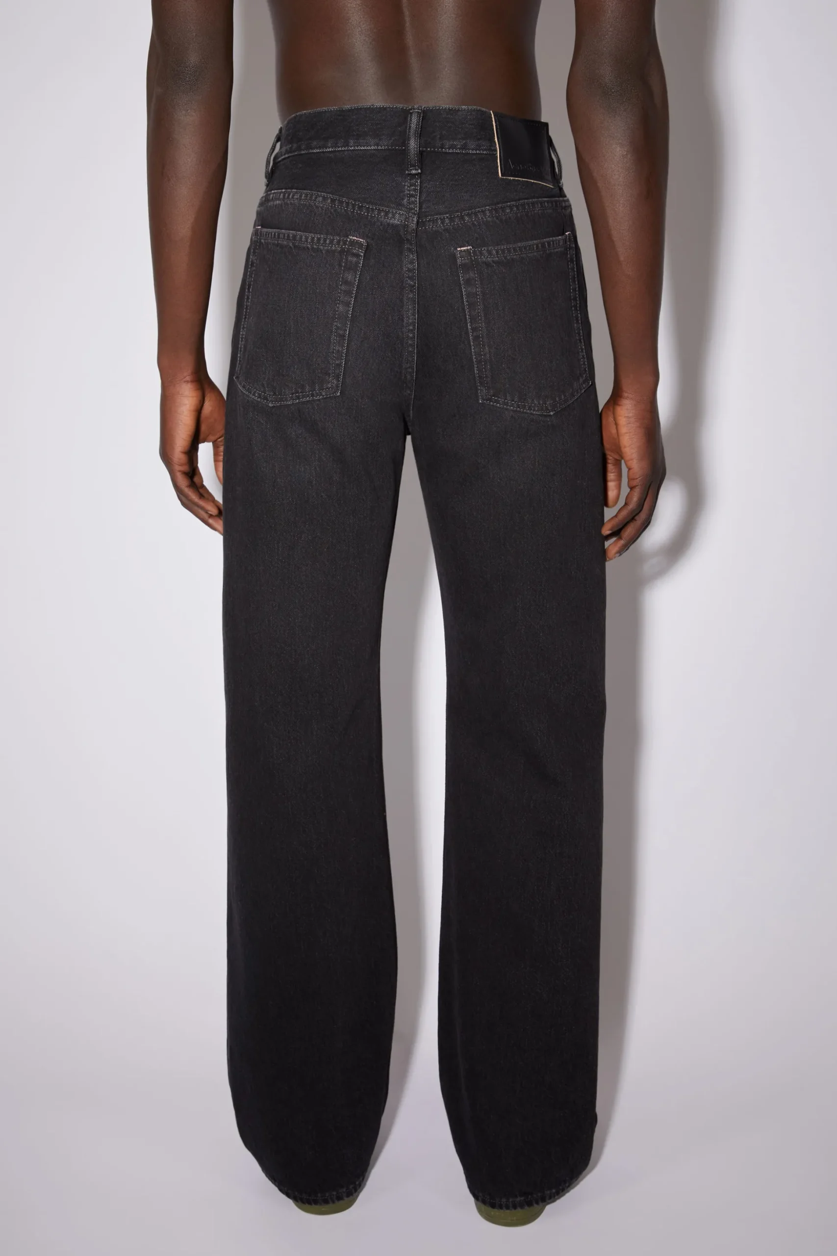 Boot-Cut-Jeans In Lockerer Passform