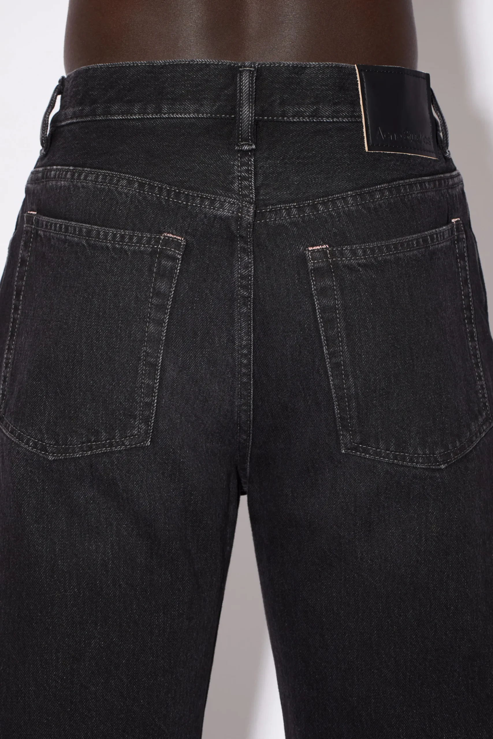 Boot-Cut-Jeans In Lockerer Passform