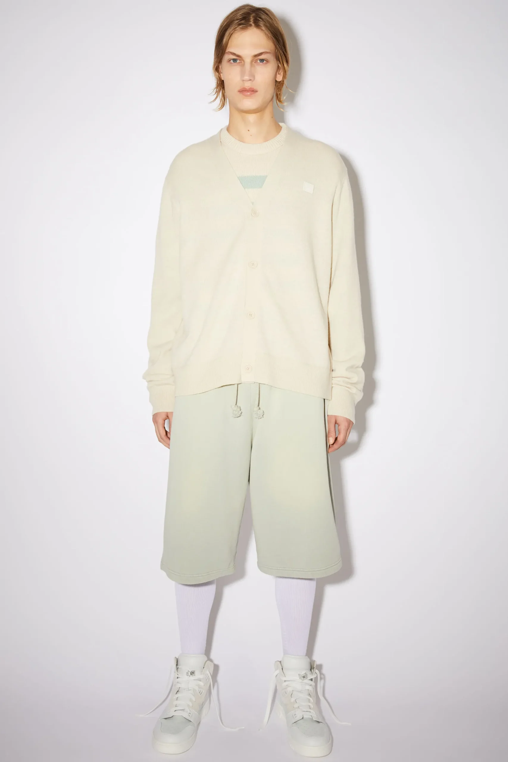 Cardigan Mit V-Ausschnitt