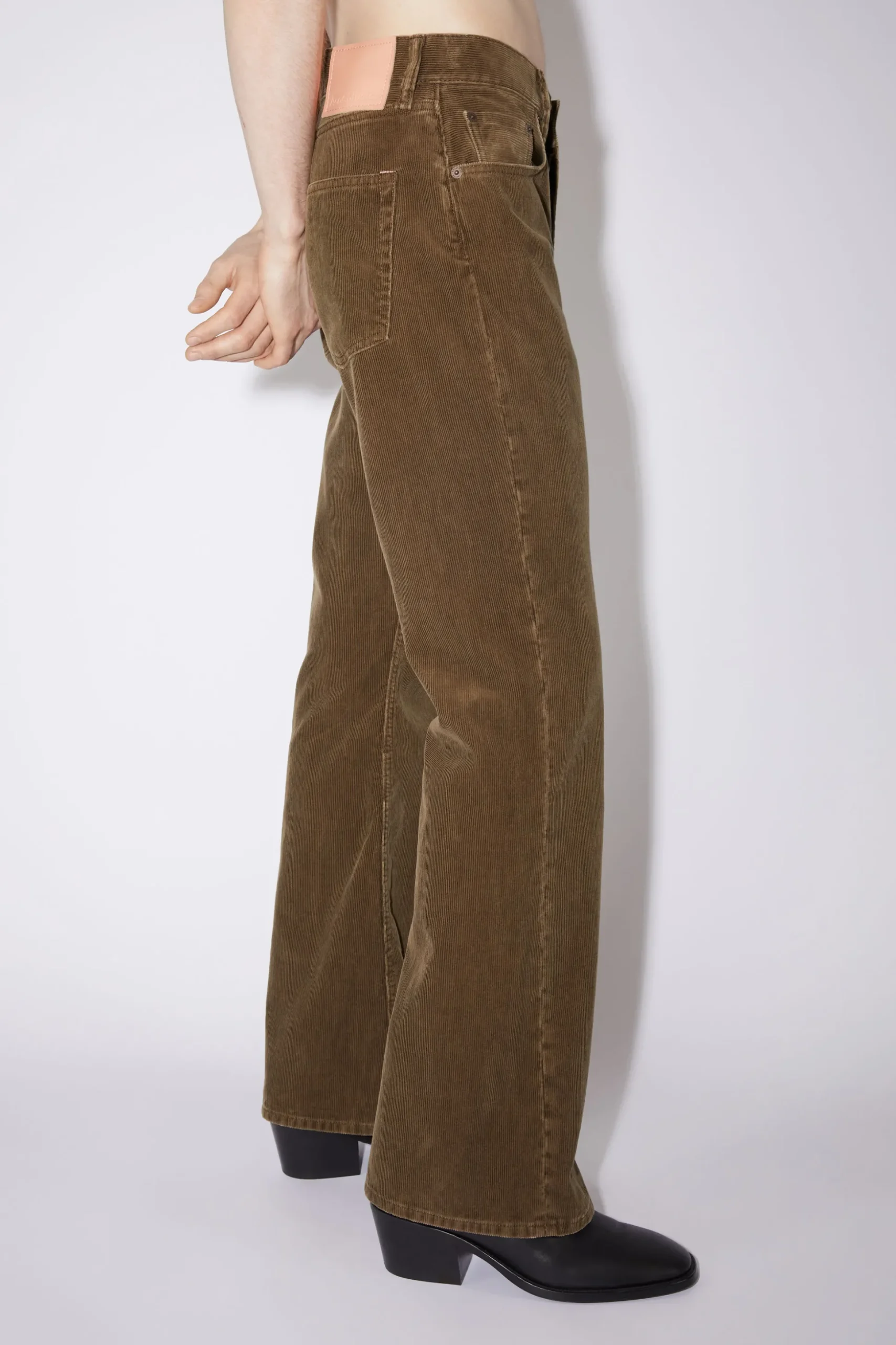 Cord-Jeans Mit Ausgestellter Passform