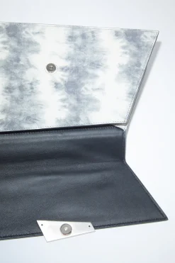 Deformierte Handtasche