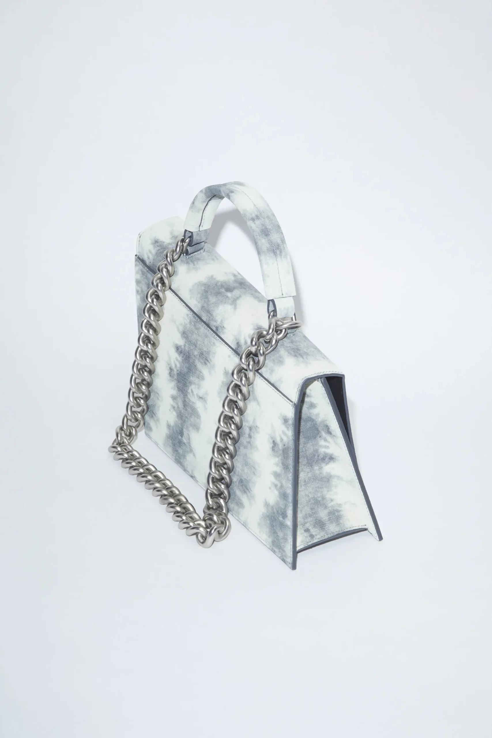 Deformierte Handtasche
