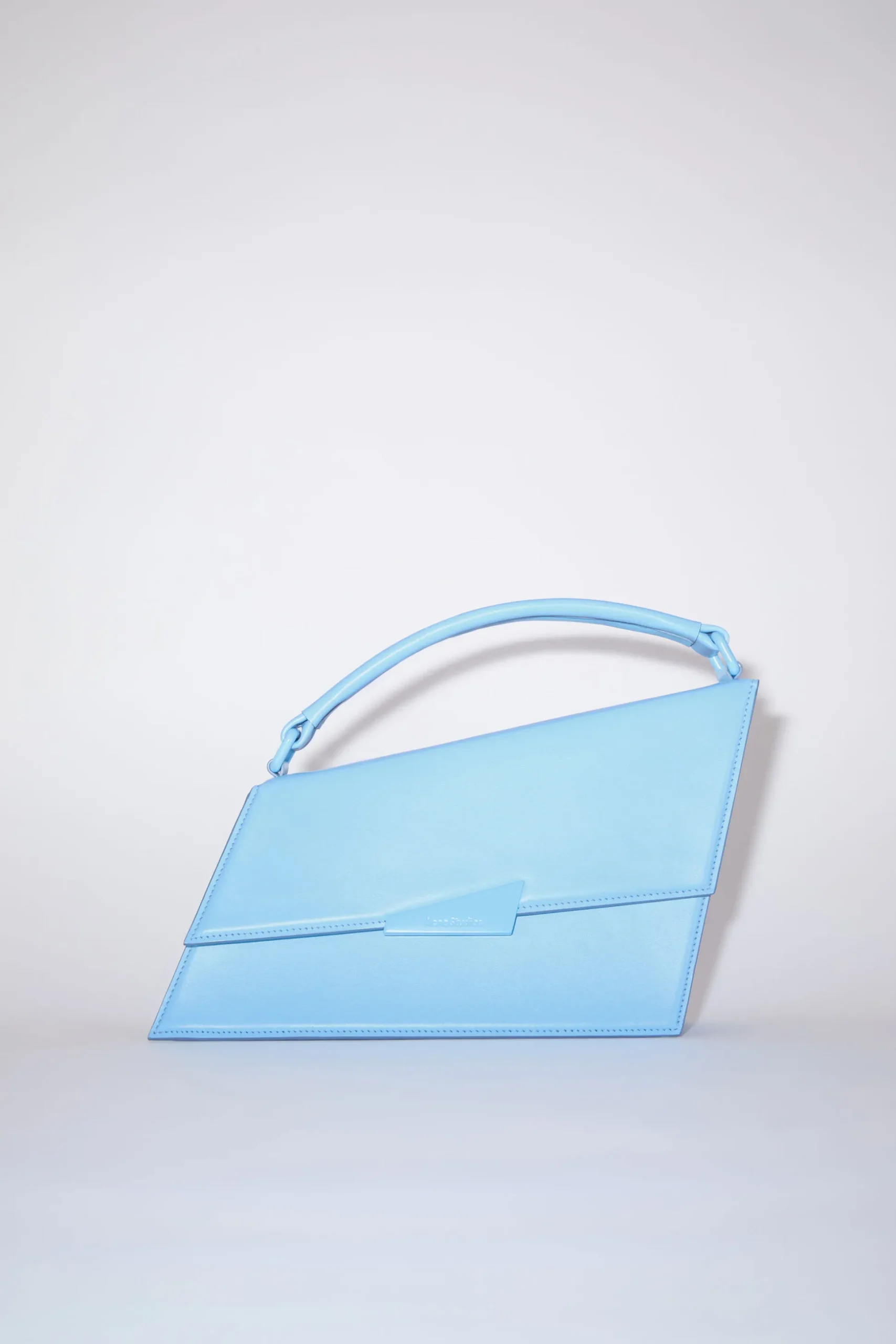 Deformierte Handtasche