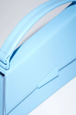 Deformierte Handtasche