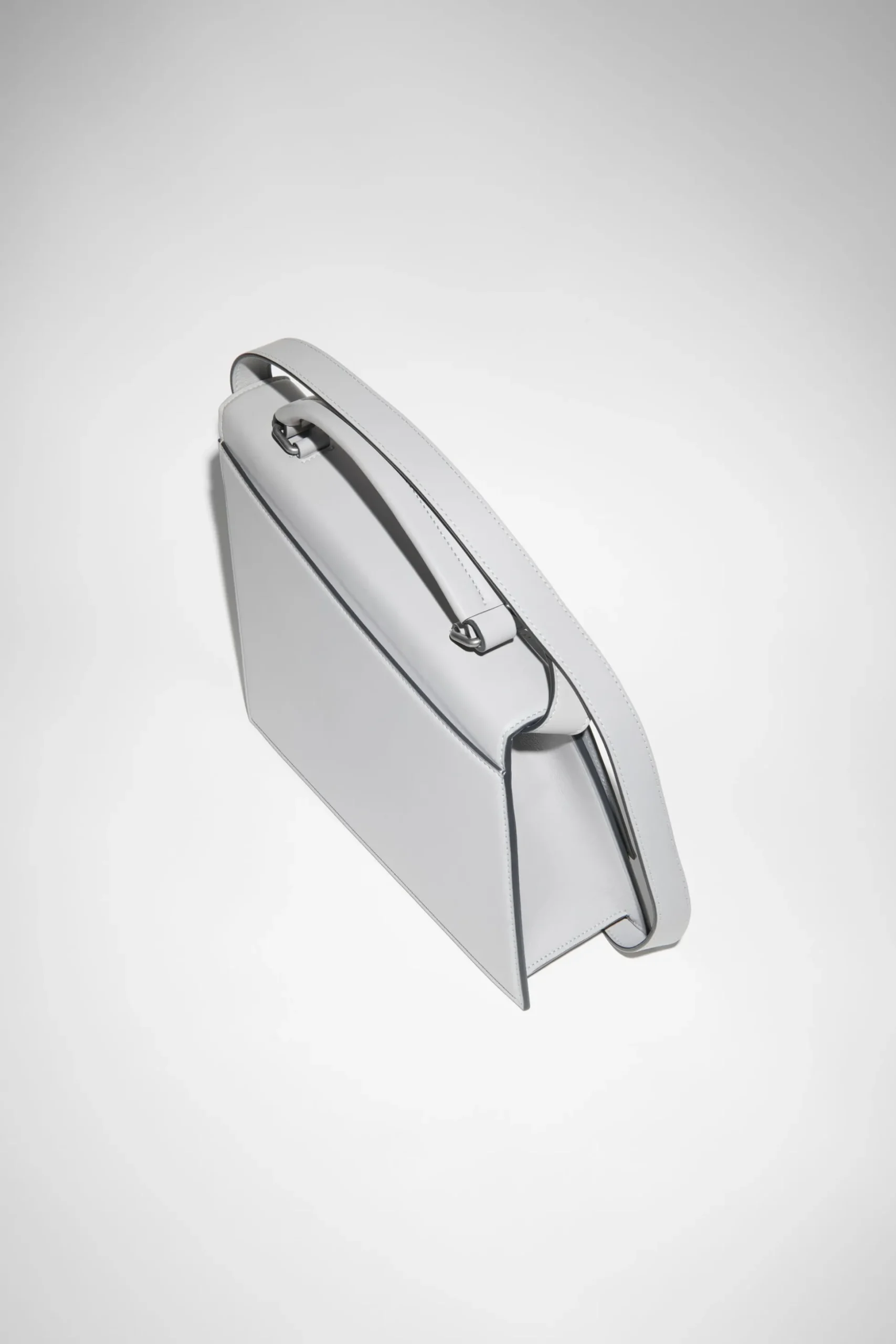 Deformierte Handtasche