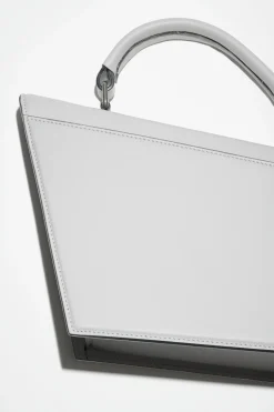 Deformierte Handtasche
