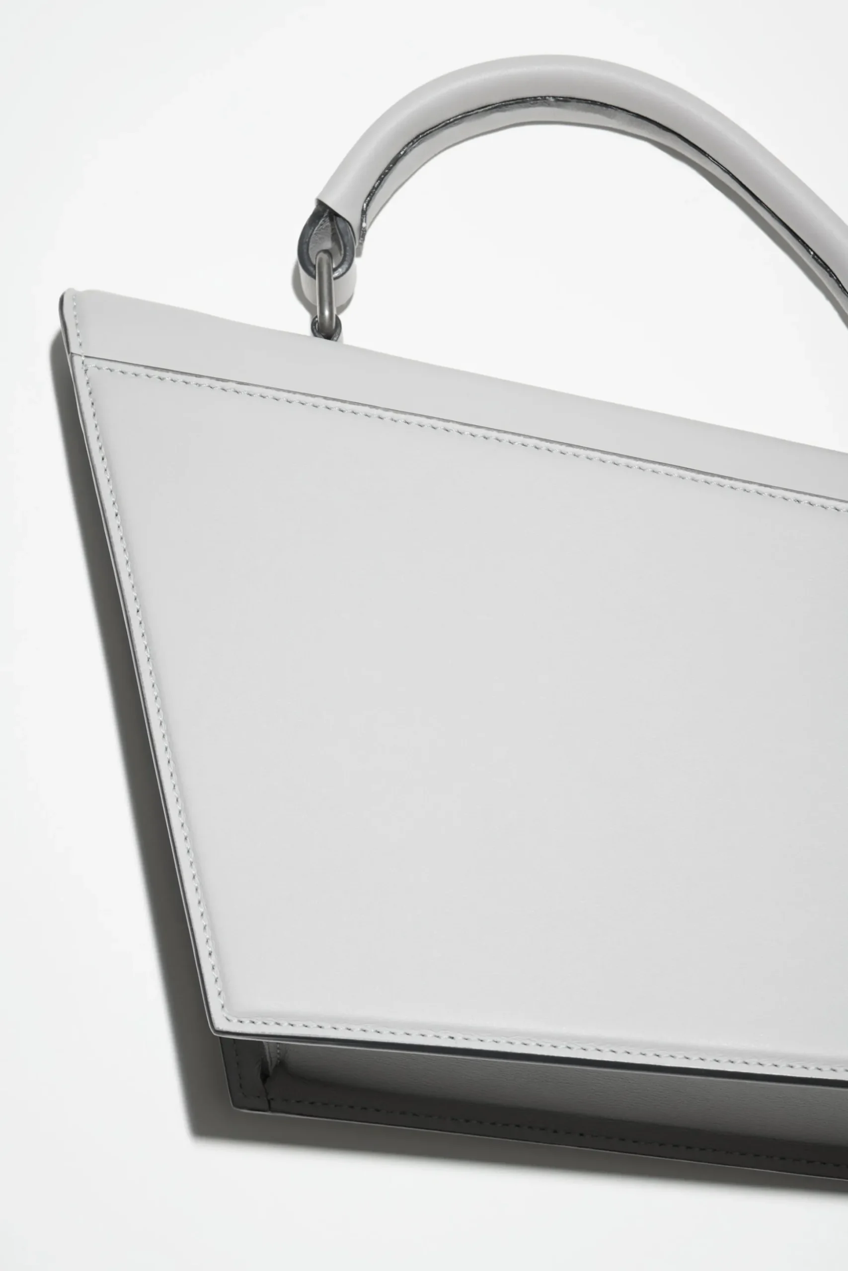 Deformierte Handtasche