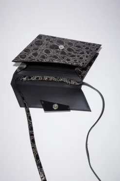 Deformierte Micro-Tasche