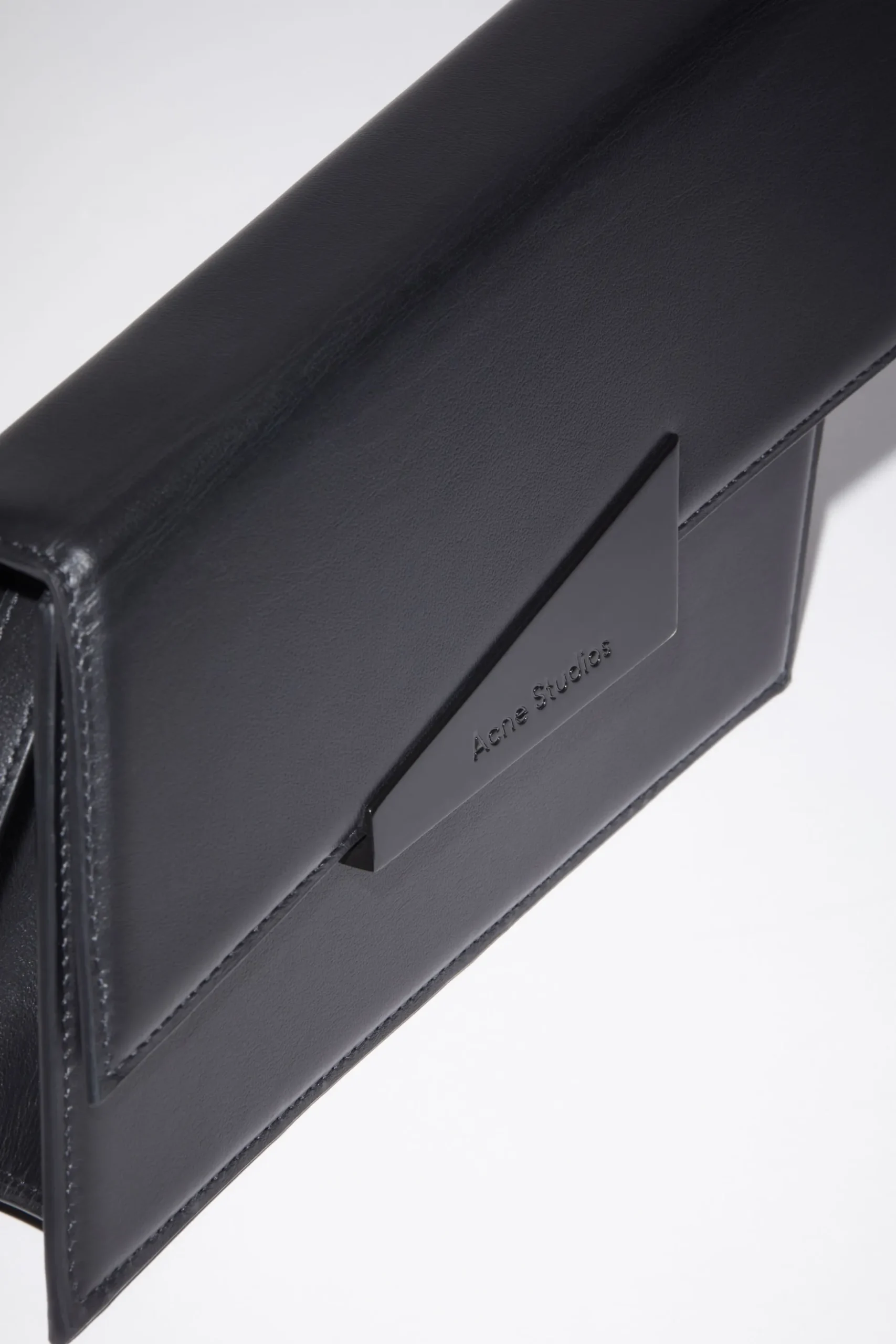 Deformierte Micro-Tasche