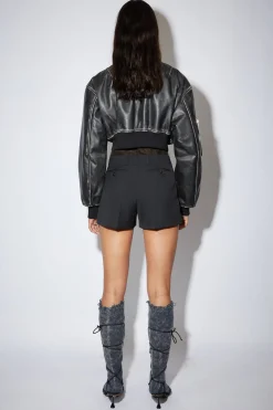 Figurnahe Mini-Shorts