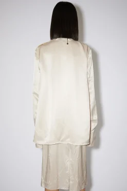 Figurnahes Satin-Hemd