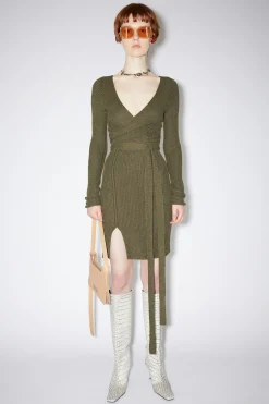 Geripptes Strickkleid
