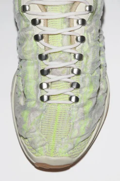 Gestrickte Sneakers Zum Schnuren