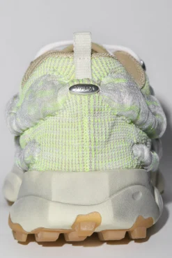 Gestrickte Sneakers Zum Schnuren