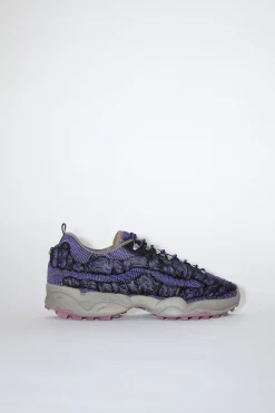 Gestrickte Sneakers Zum Schnuren