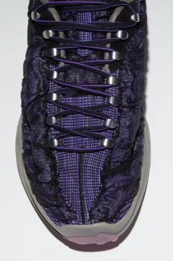 Gestrickte Sneakers Zum Schnuren