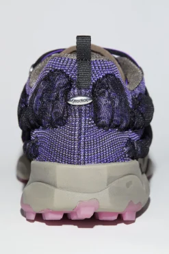 Gestrickte Sneakers Zum Schnuren