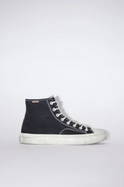 Hohe Sneakers