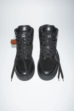 Hohe Sneakers
