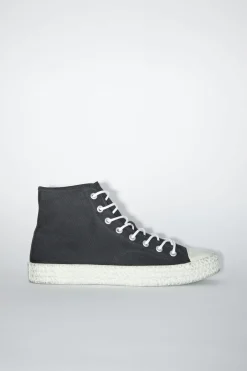 Hohe Sneakers
