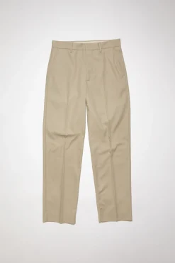 Hose In Normaler Passform