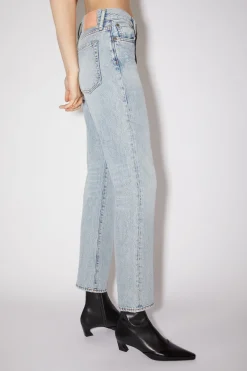 Jeans In Gerader Passform