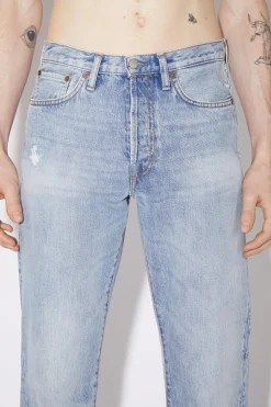Jeans In Gerader Passform