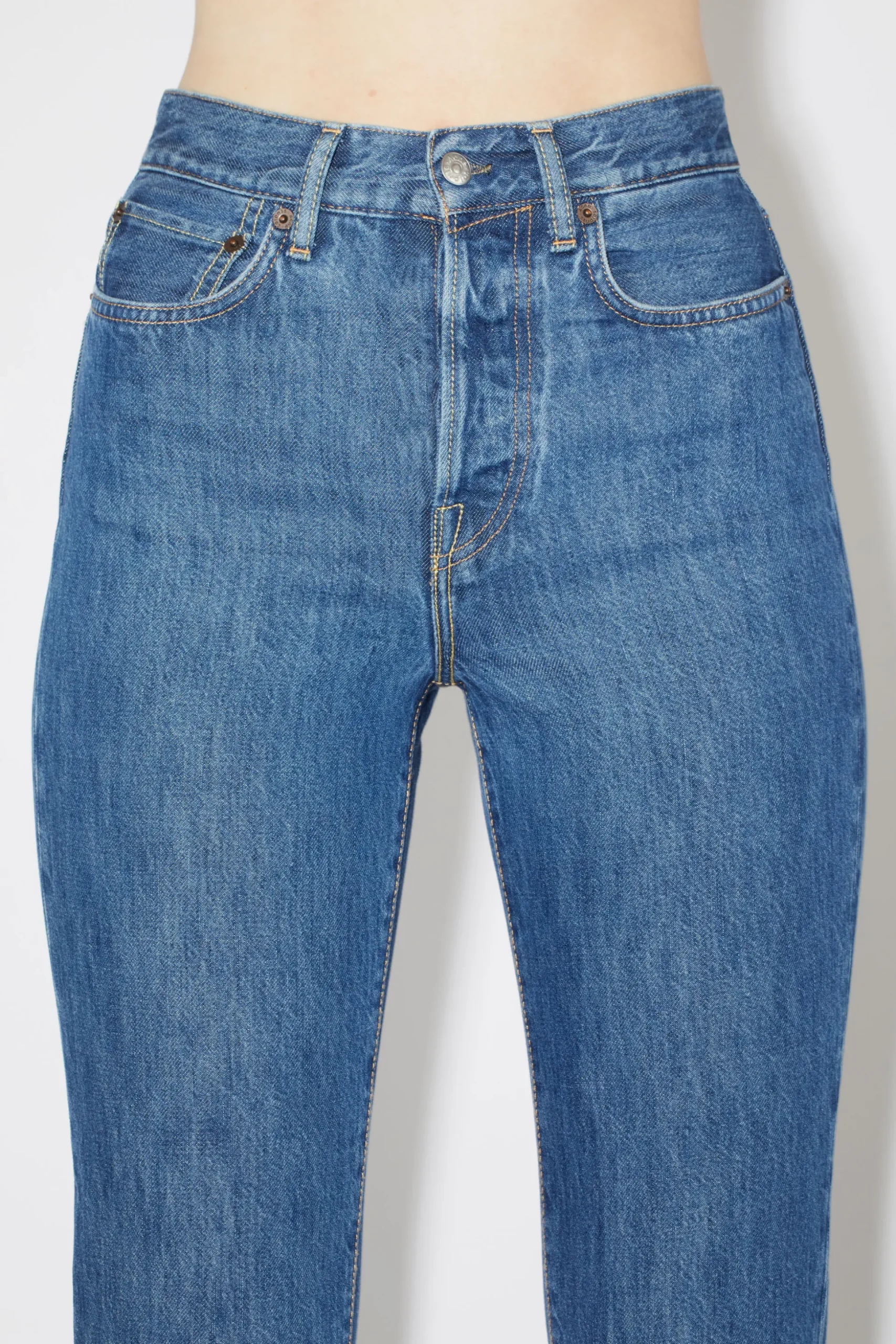 Jeans In Regularer Passform – Mece