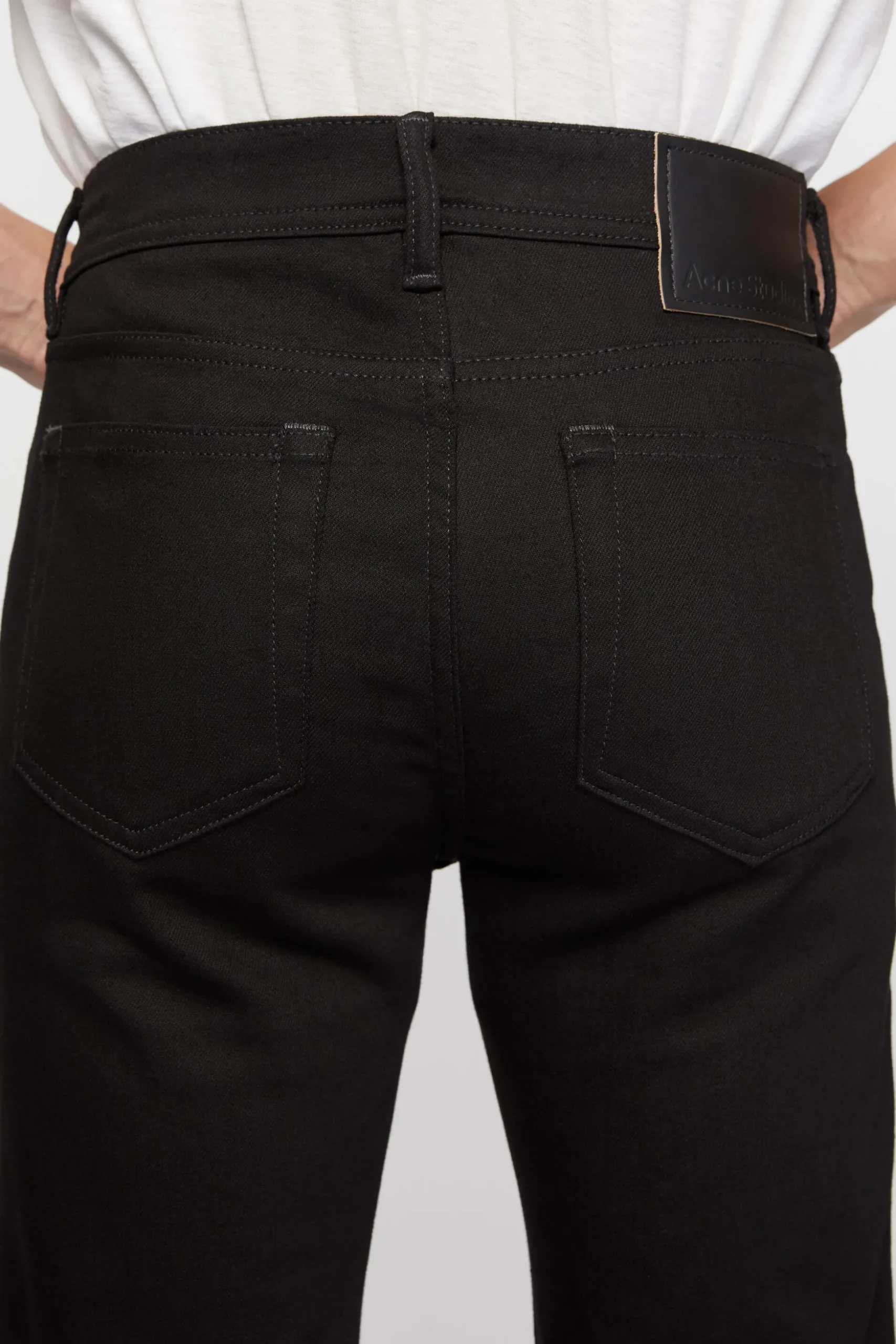 Jeans Mit Enger Passform – North