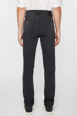 Jeans Mit Enger Passform – North