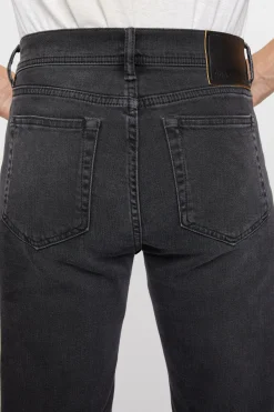 Jeans Mit Enger Passform – North