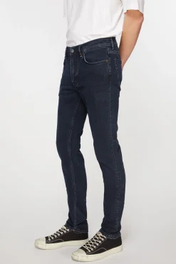 Jeans Mit Enger Passform – North