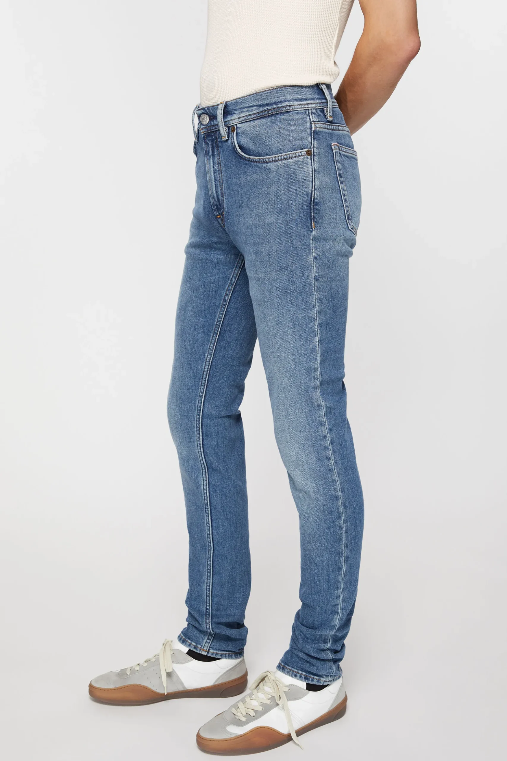 Jeans Mit Enger Passform – North
