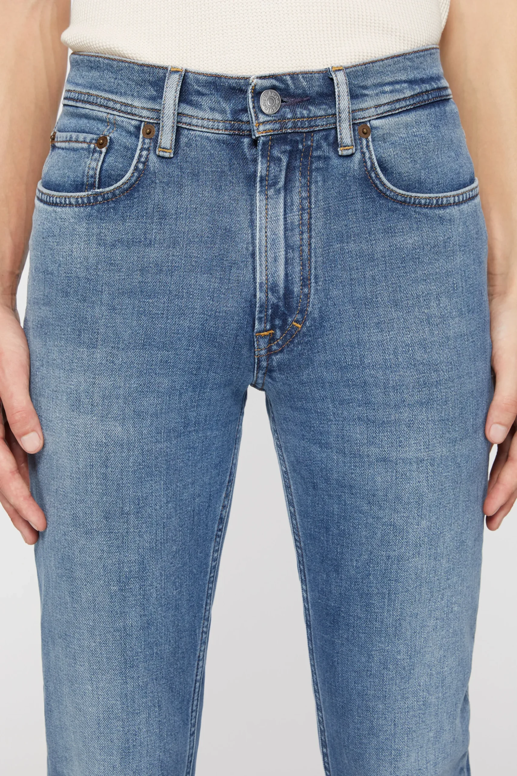 Jeans Mit Enger Passform – North