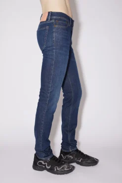 Jeans Mit Enger Passform – North