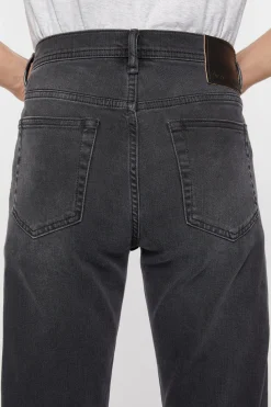 Jeans Mit Schmaler Passform – River
