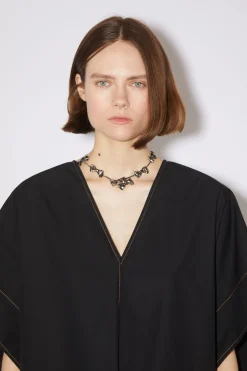 Kleid Mit Kurzen Armeln