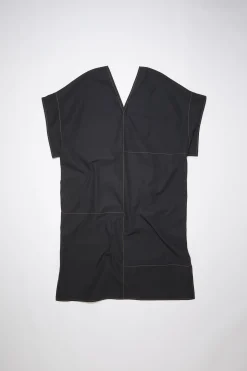 Kleid Mit Kurzen Armeln