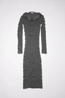 Langarmliges Kleid