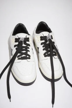 Niedrige Sneakers