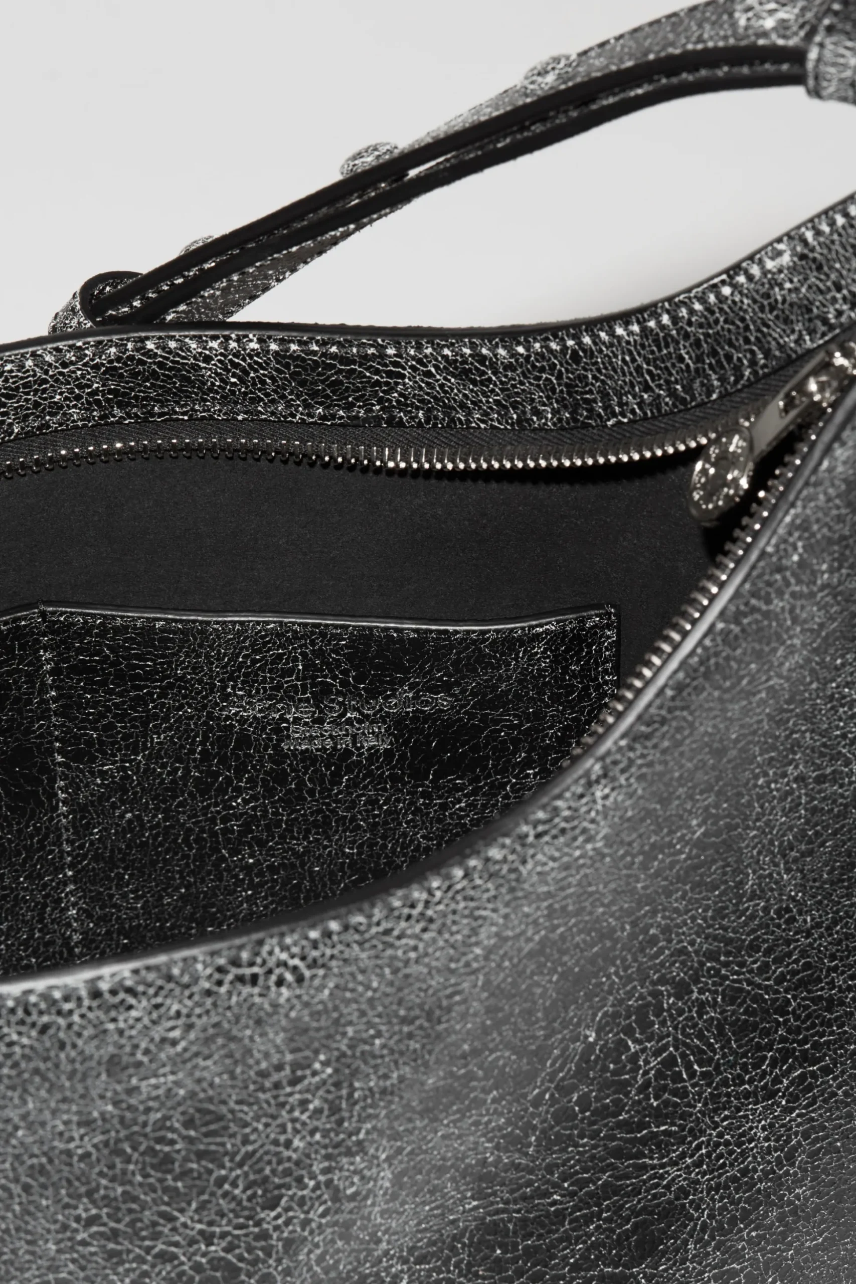 Platt Shoulder Bag